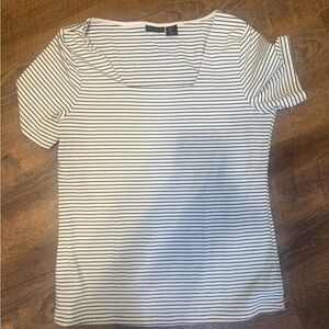 🎉2/$10 Tahari Black and White Striped Short Sleeve Top